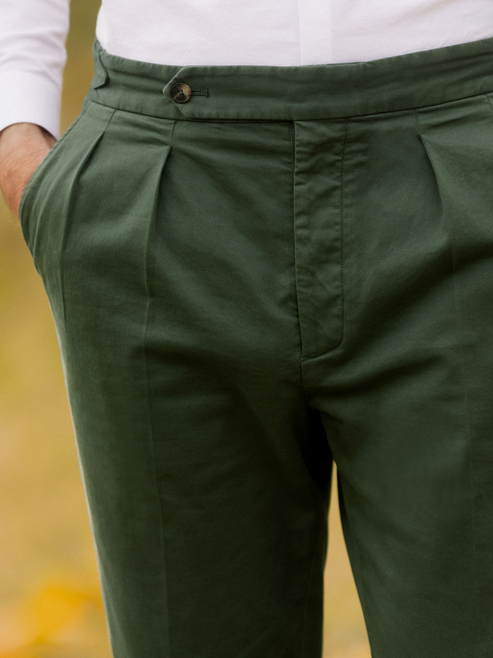 Pantalon chino à pinces vert thym taille haute