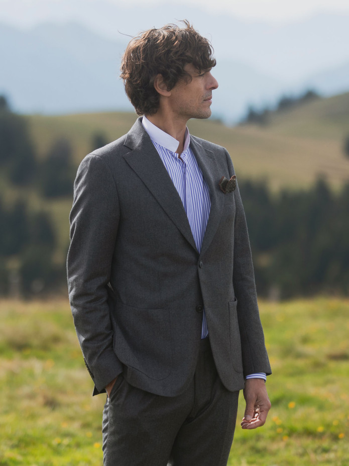 Chemise col inversé à rayures bleues