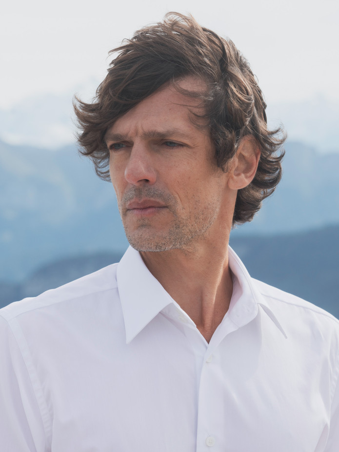 Chemise col français classique en popeline blanche