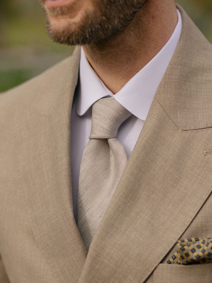 Chemise col rond en dobby blanc avec bouton doré