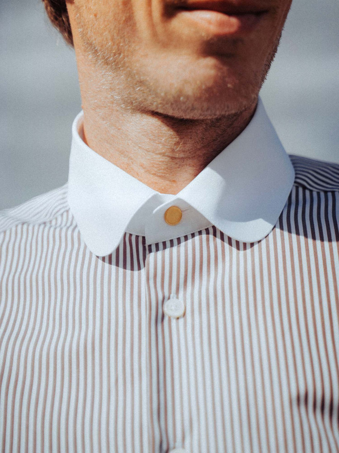 Chemise col rond à rayures marrons