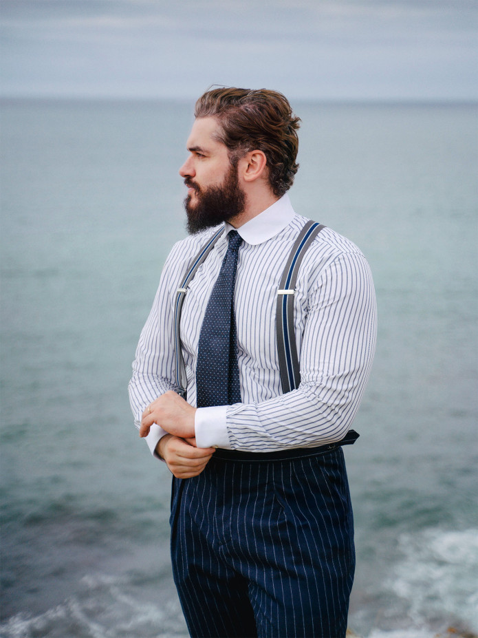 Chemise col rond à triples rayures bleu marine