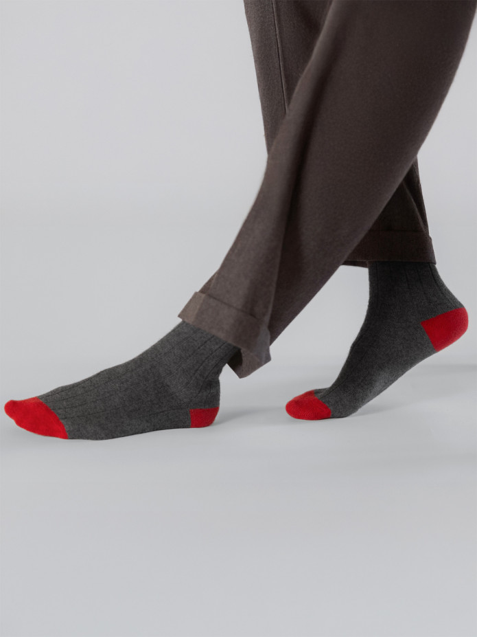 Chaussettes laine et cachemire gris et rouge