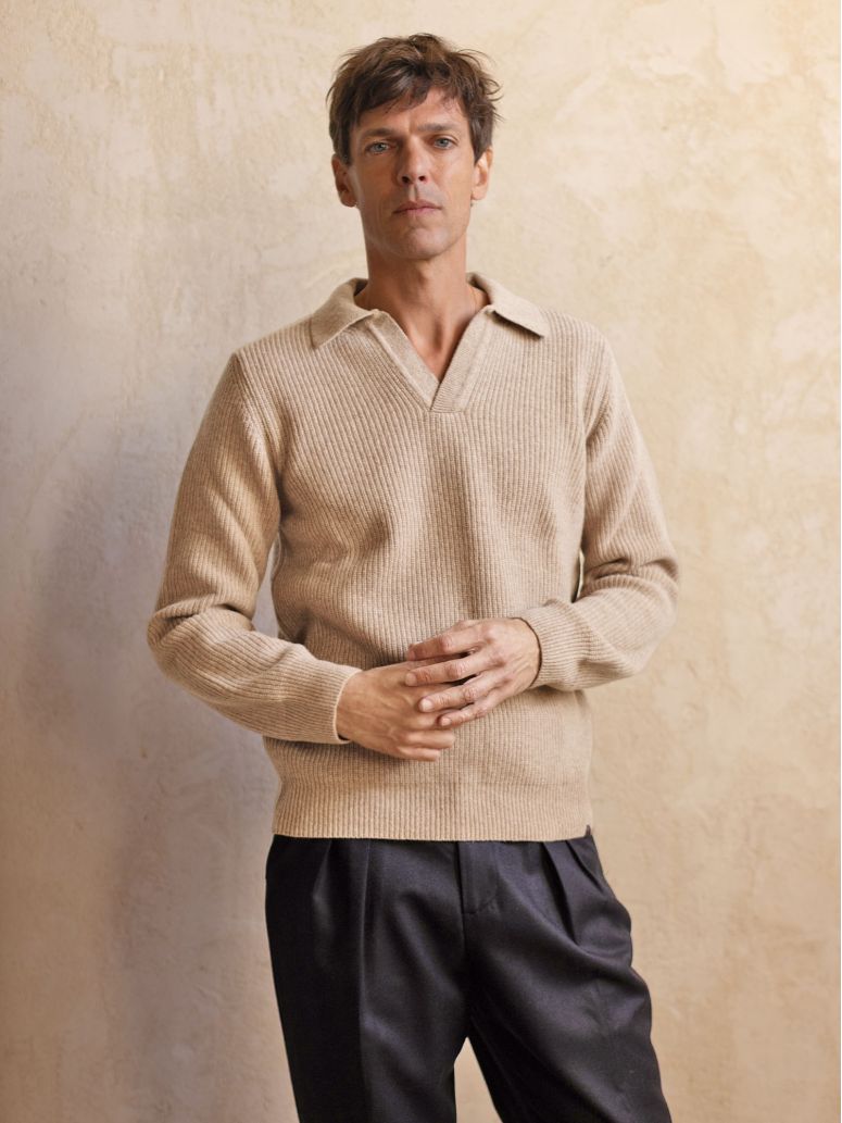 Stickad tröja med engelsk polokrage beige Finn