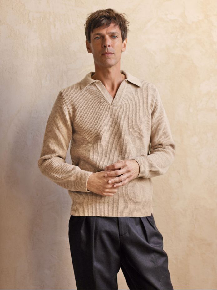 Stickad tröja med engelsk polokrage beige Finn