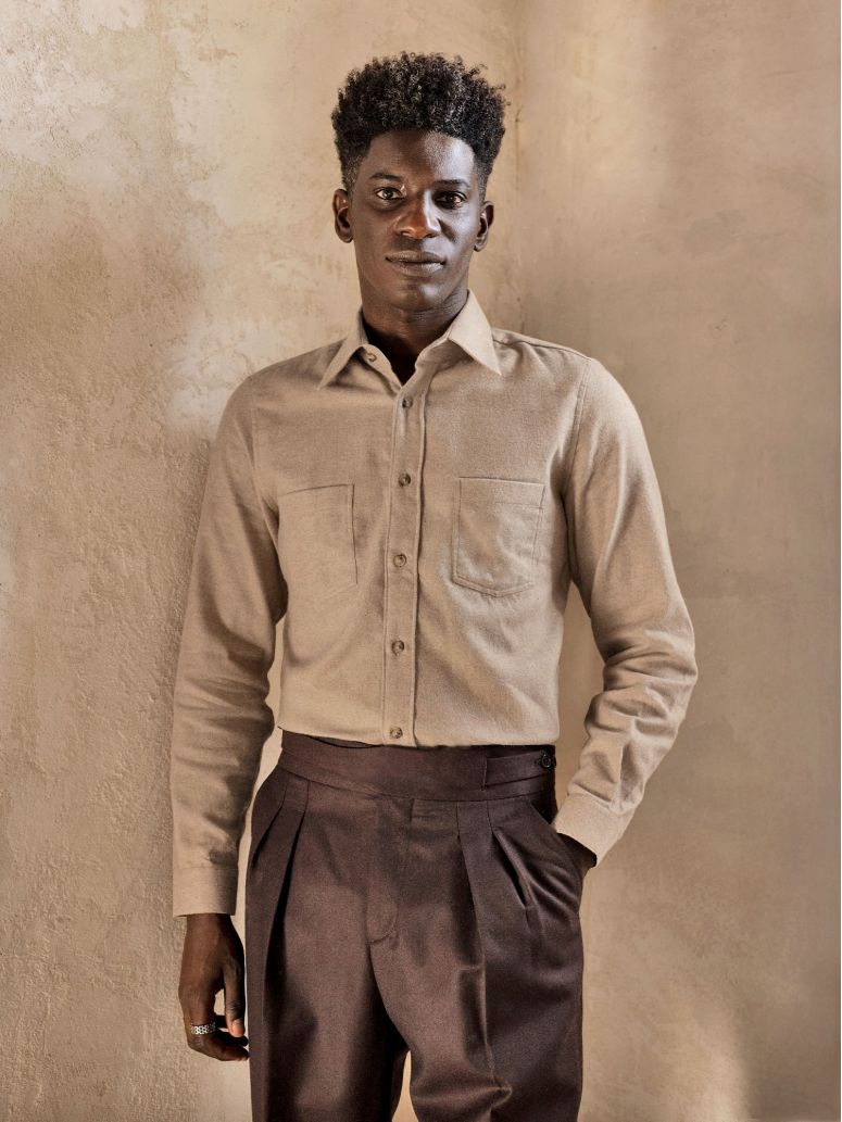 Skjorta med fransk krage i beige flanell